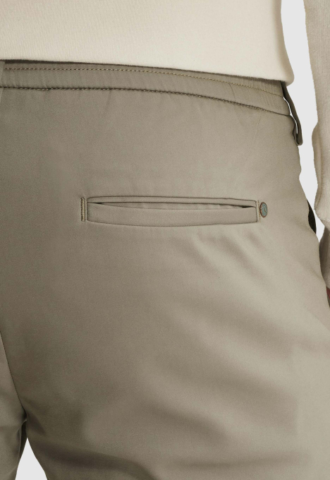 Cylas Tapered Chino