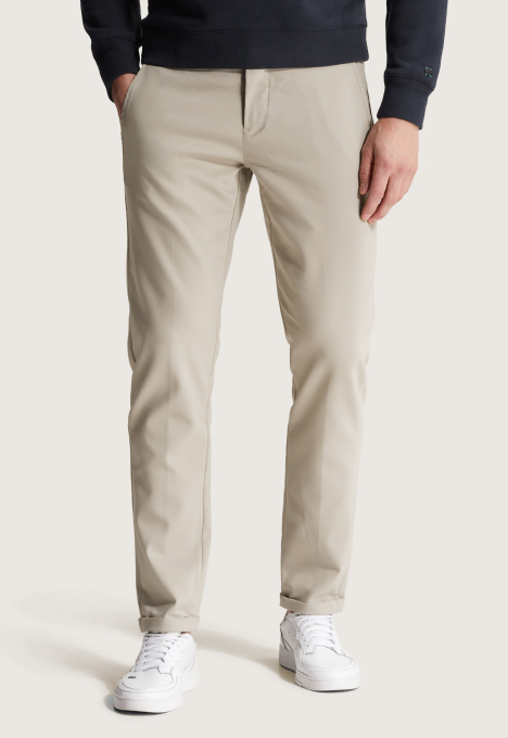 Cylas Tapered Chino