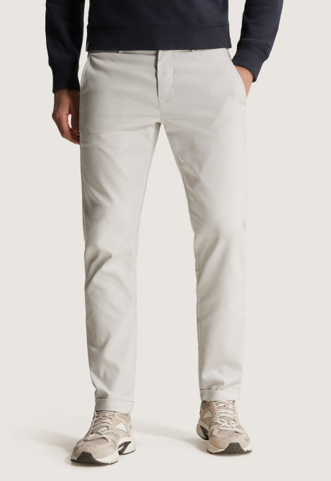 Cylas Tapered Chino