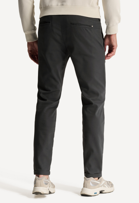 Cylas Tapered Chino