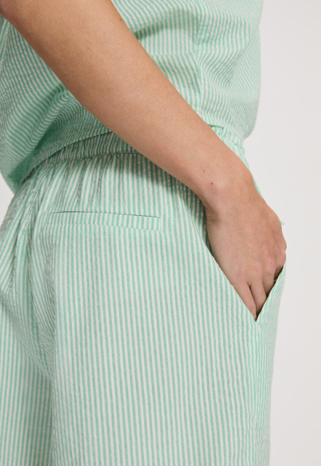 Macaria Short