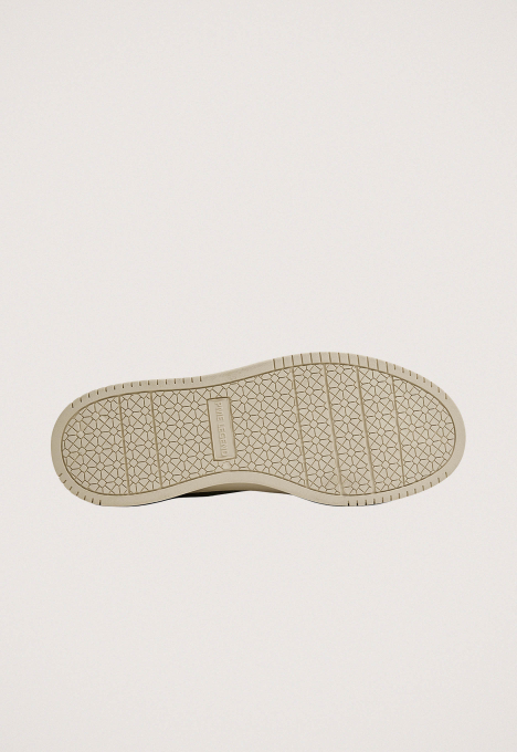 Low Crewman Sneaker