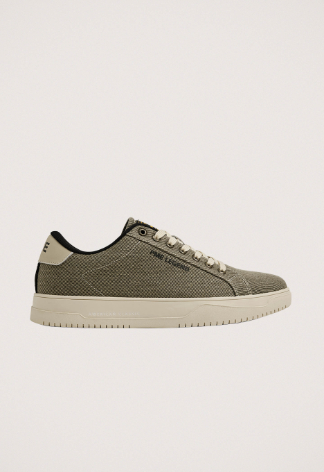 Low Crewman Sneaker