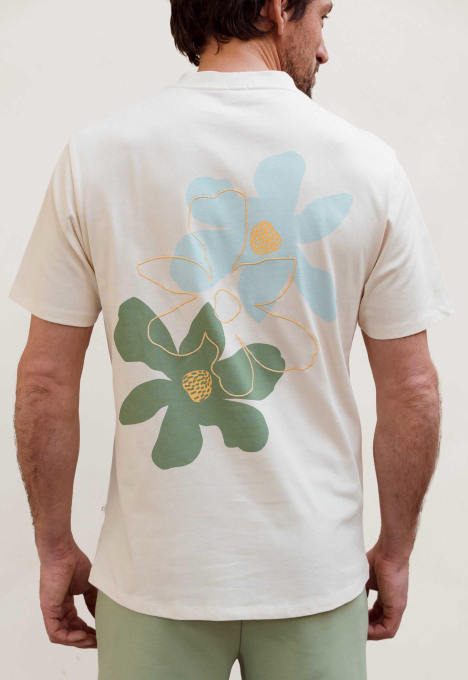 3 Flowers T-shirt