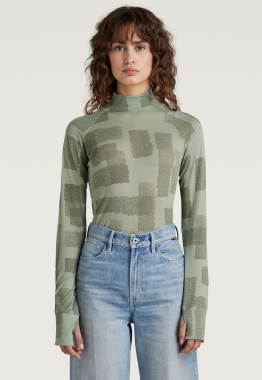 Turtle Neck Slim T-shirt