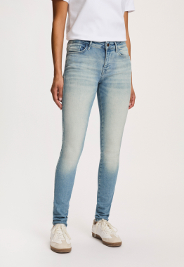 Cassy Skinny Jeans