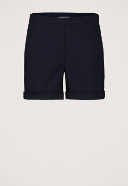 Finou Short 