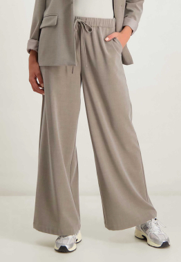 Stormy Broek