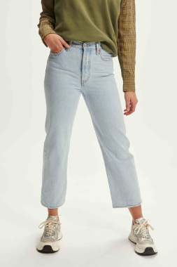 Ribcage Straight Ankle Jeans 