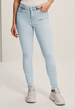 Celsi Super Skinny Jeans