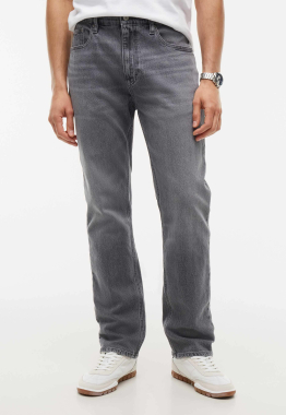 Ryan Slim Straight Jeans 