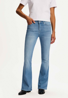 Celsi Flared Jeans 