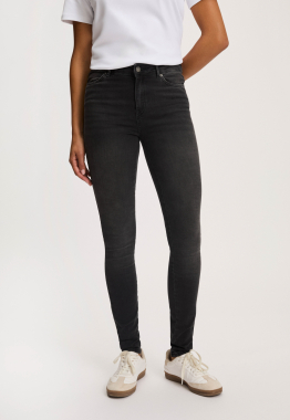 Celsi Super Skinny Jeans