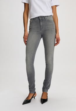 Celsi Super Skinny Jeans
