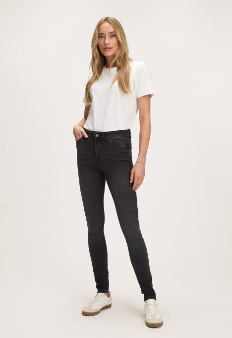 Celsi Super Skinny Jeans
