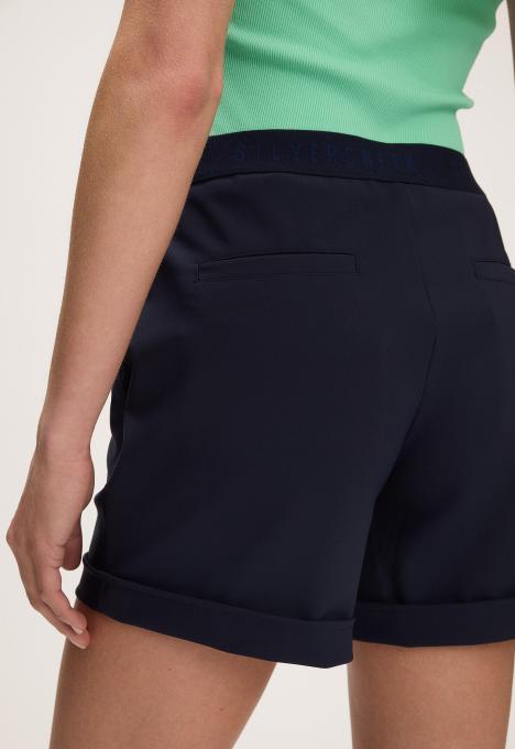 Finou Short 