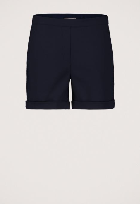Finou Short 