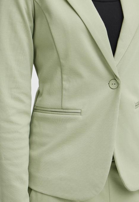 Kate Blazer 