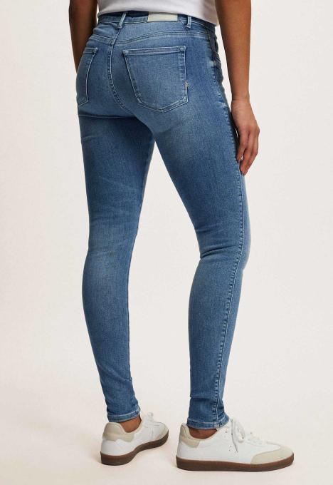 Cassy Skinny Jeans