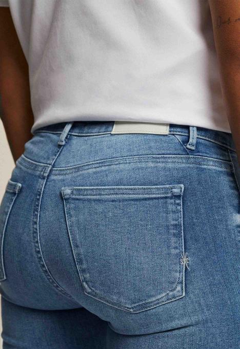 Cassy Skinny Jeans