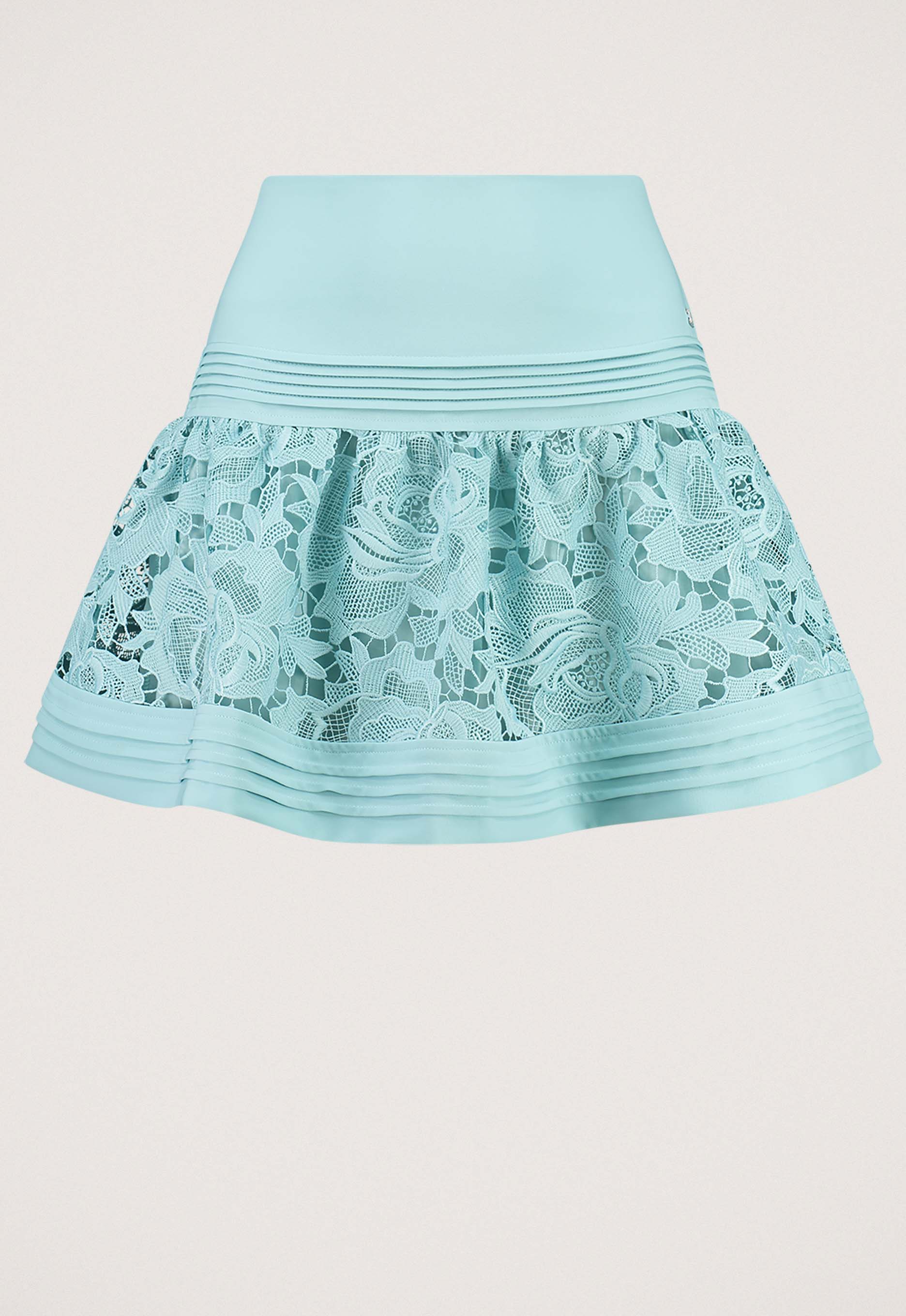 Nikkie Borneo Rok